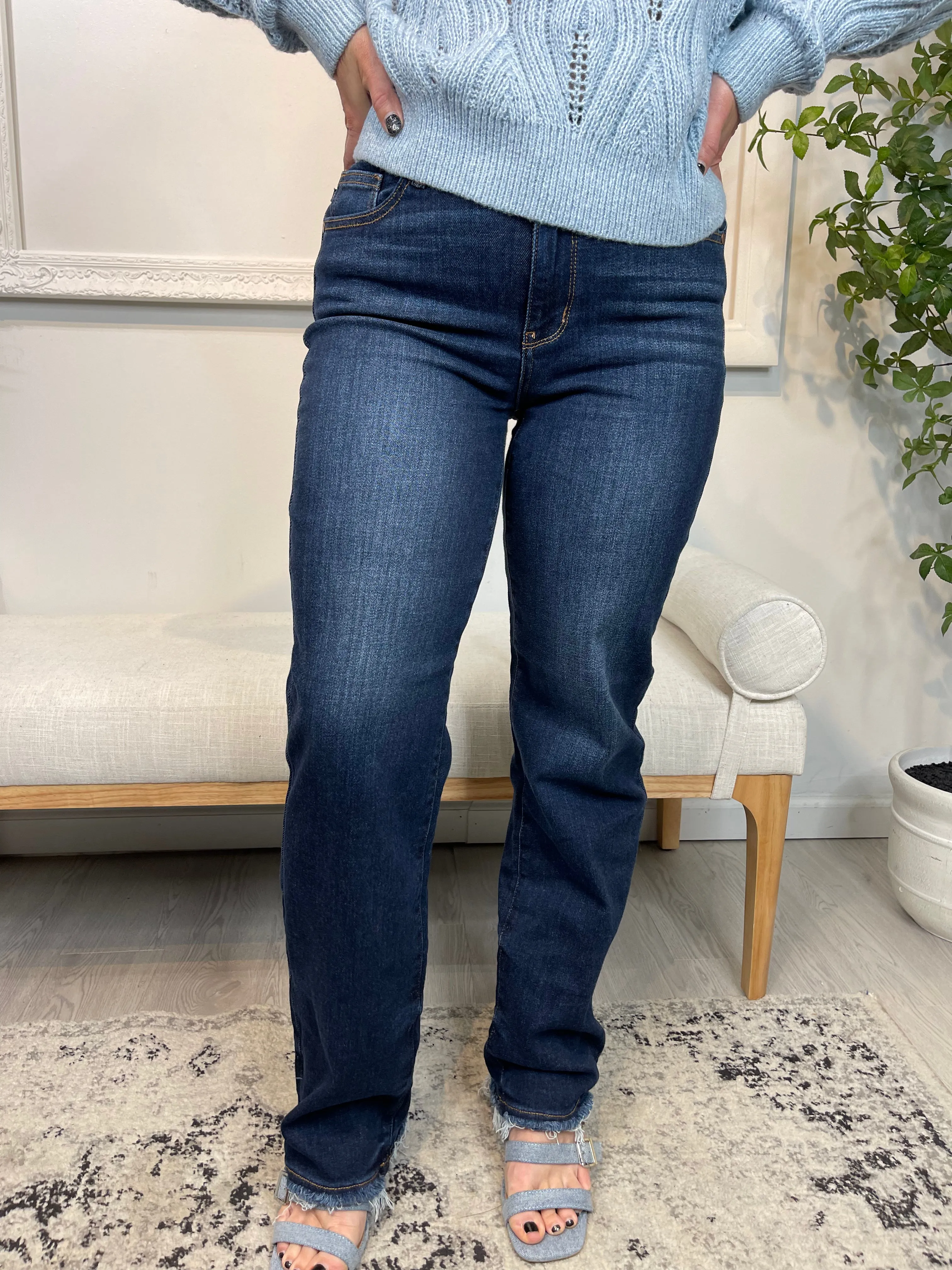 MR Straight Leg w/ Fray Hem