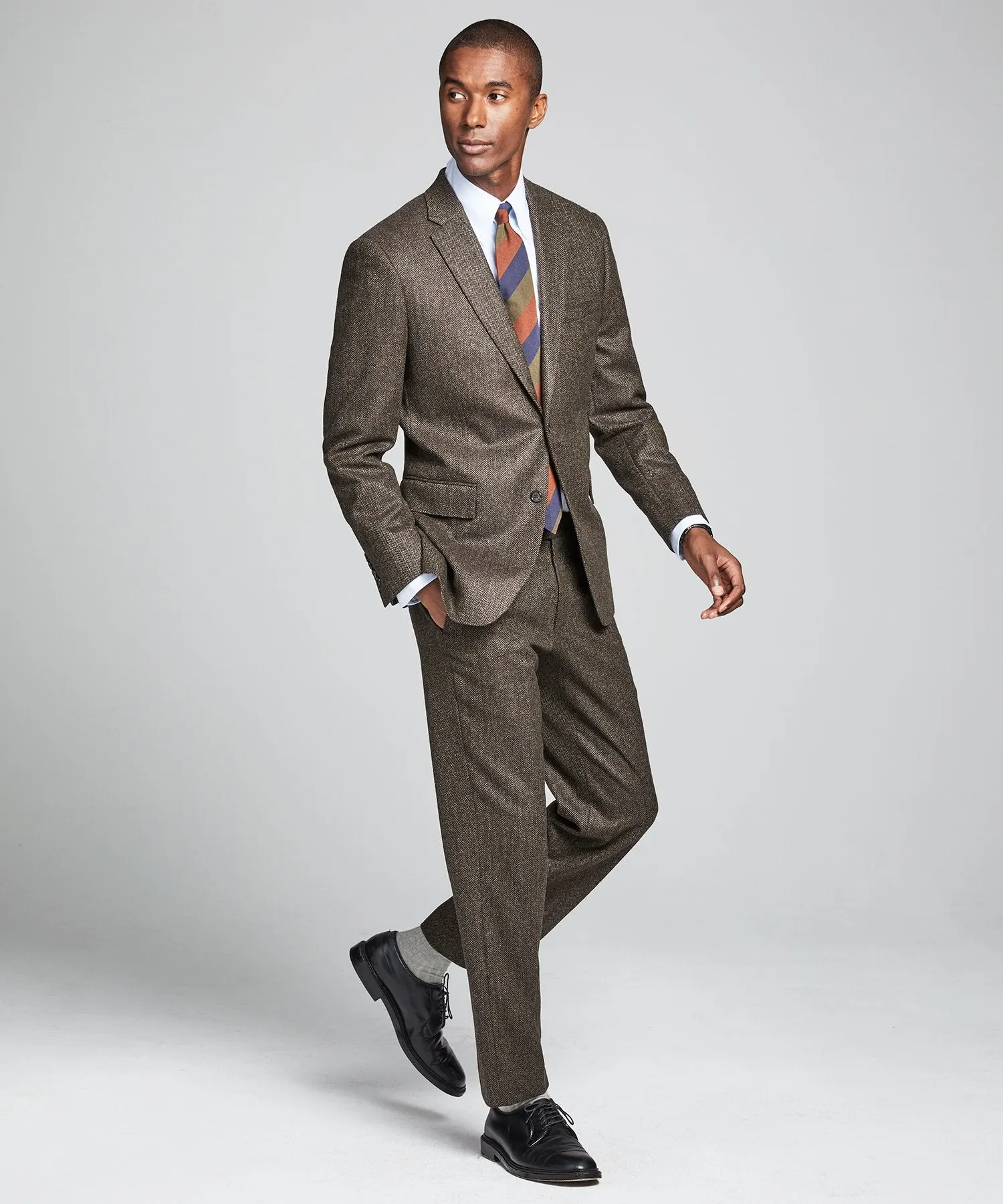Wool Cashmere Herringbone Sutton Suit Jacket in Olive